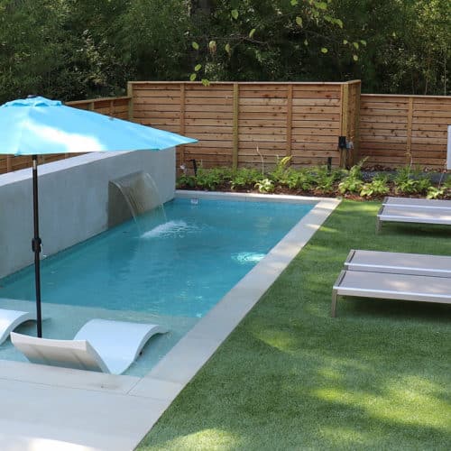 Small-scale private living space with pool and sun shelf